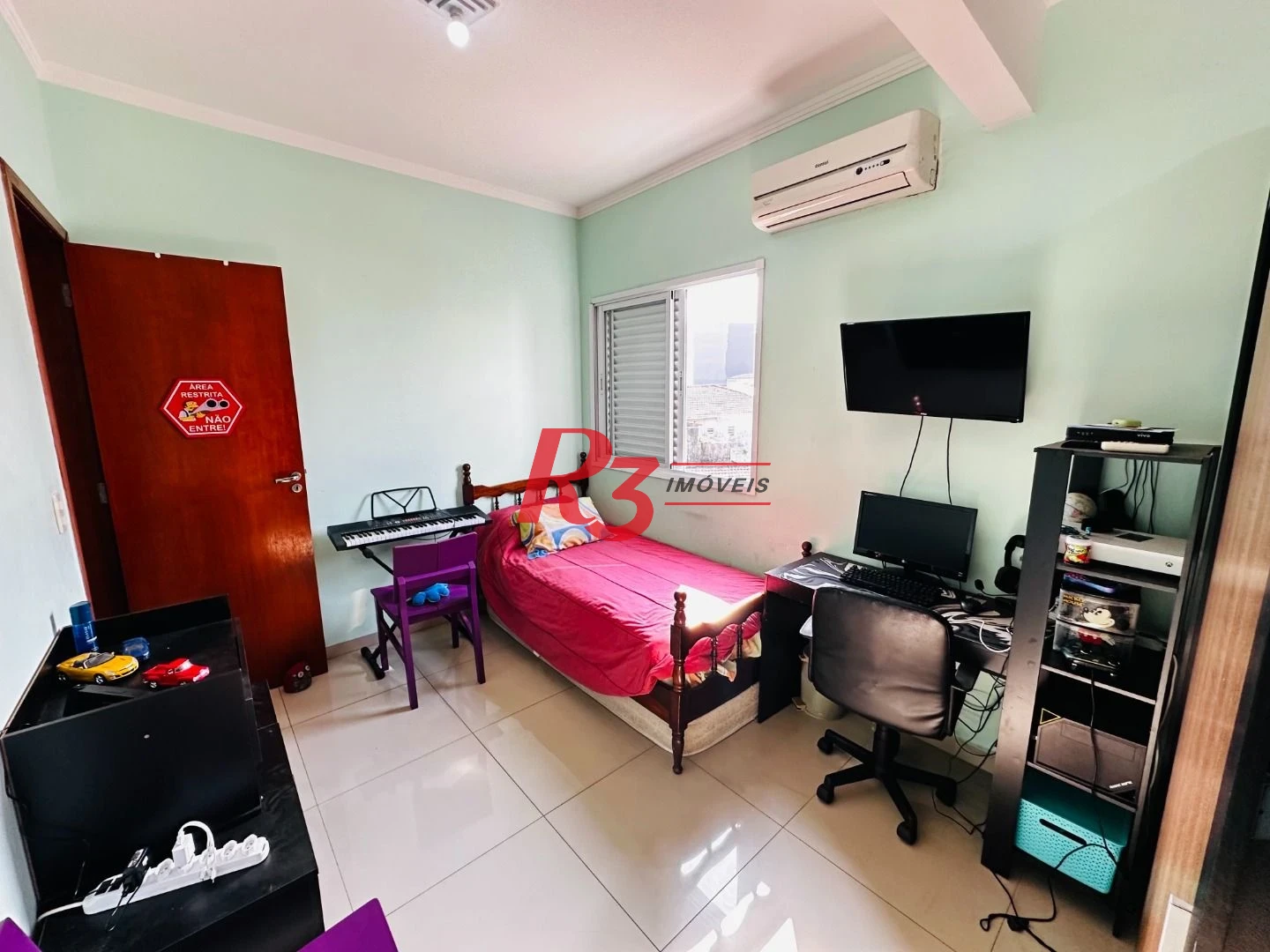 Casa com 3 dormitórios à venda, 210 m² por R$ 650.000,00 - Centro - São Vicente/SP