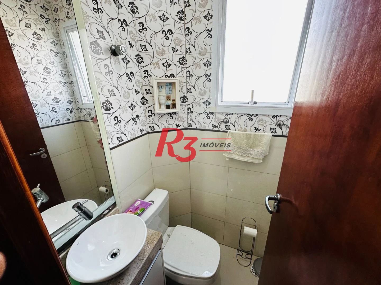 Casa com 3 dormitórios à venda, 210 m² por R$ 650.000,00 - Centro - São Vicente/SP