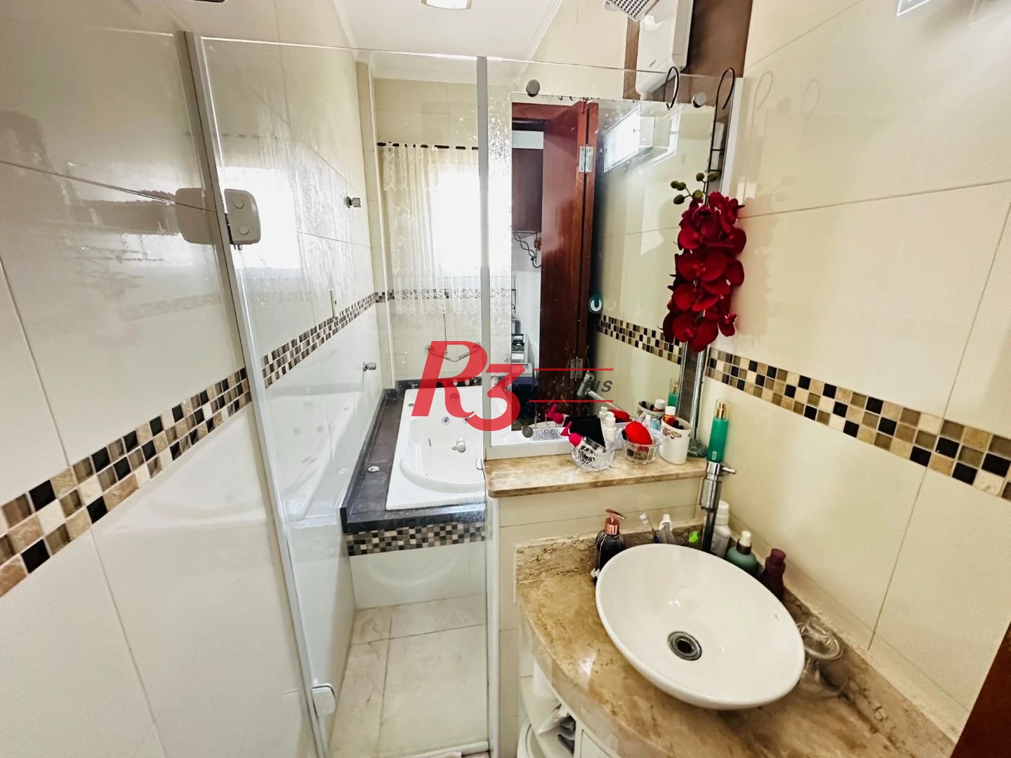 Casa com 3 dormitórios à venda, 210 m² por R$ 650.000,00 - Centro - São Vicente/SP