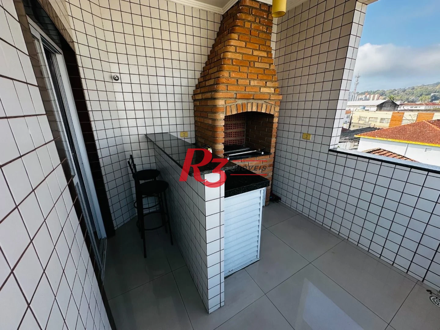 Casa com 3 dormitórios à venda, 210 m² por R$ 650.000,00 - Centro - São Vicente/SP