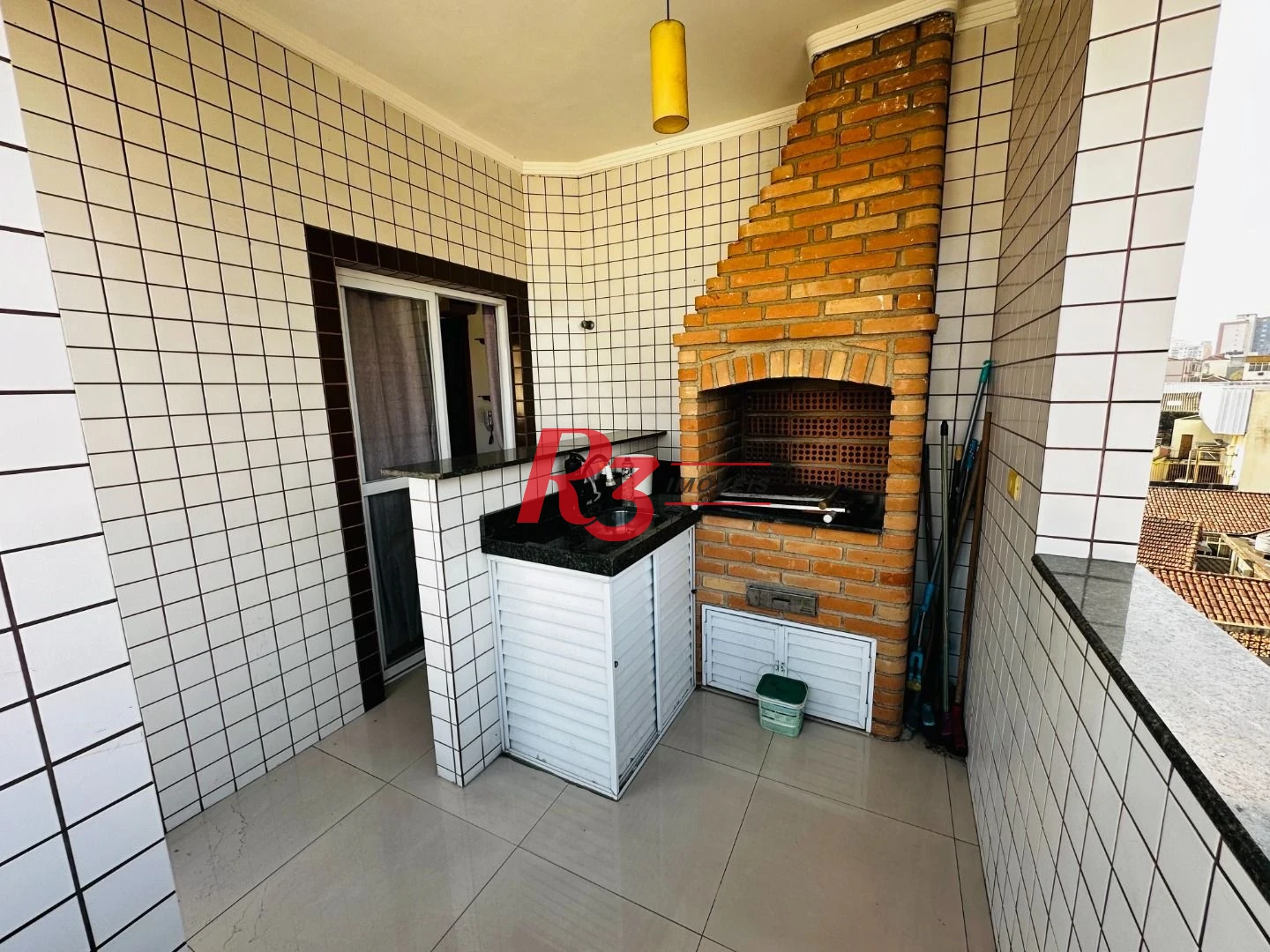 Casa com 3 dormitórios à venda, 210 m² por R$ 650.000,00 - Centro - São Vicente/SP