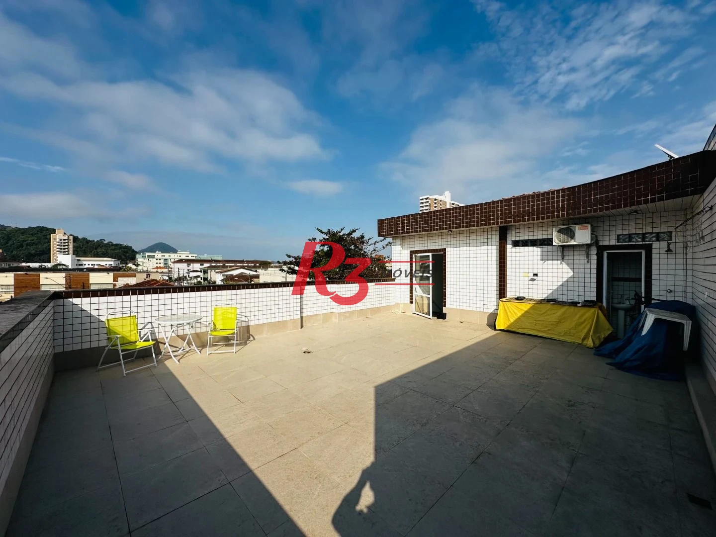 Casa com 3 dormitórios à venda, 210 m² por R$ 650.000,00 - Centro - São Vicente/SP