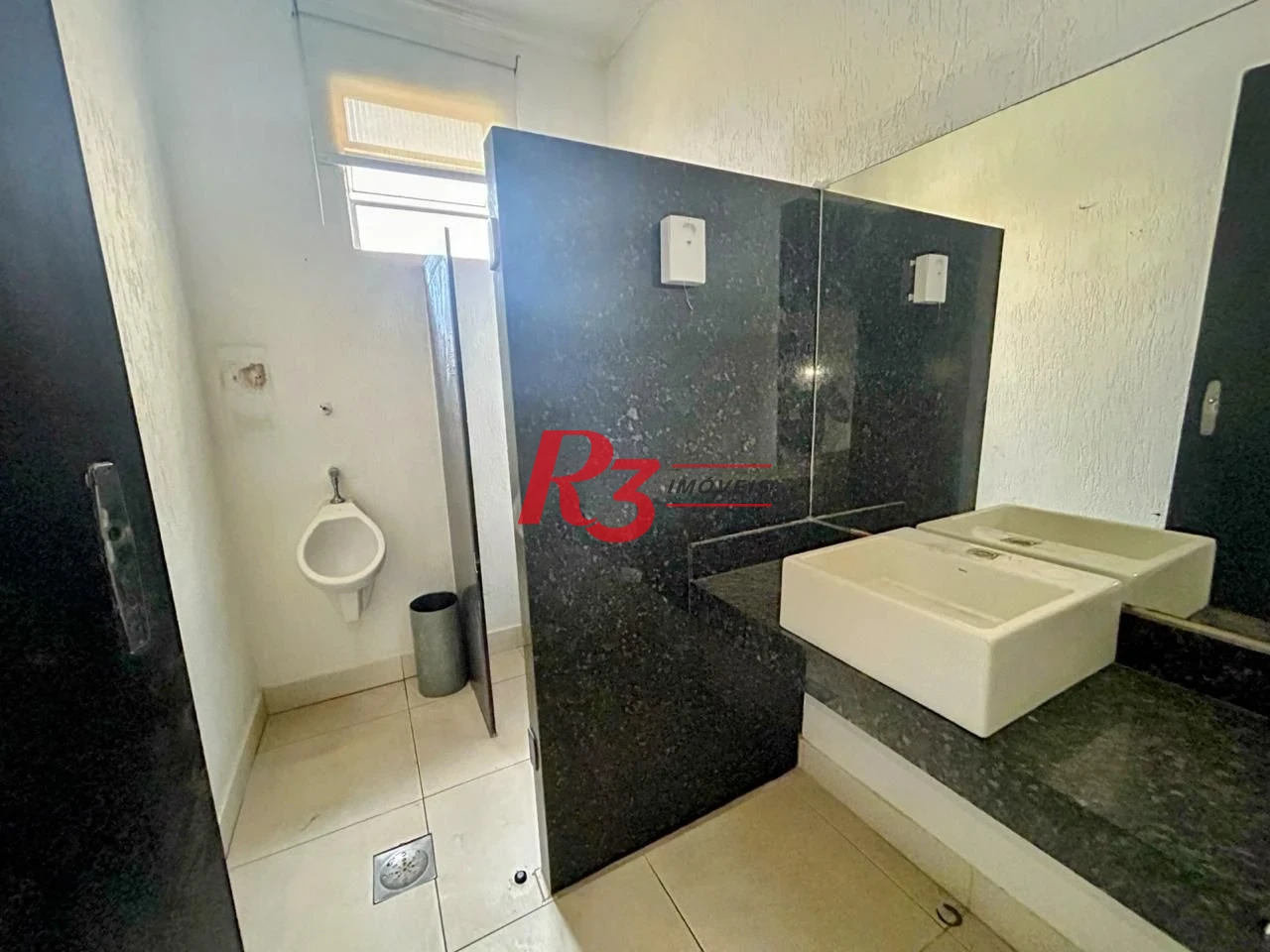 Sobrado para alugar, 238 m² por R$ 12.630,49/mês - Gonzaga - Santos/SP