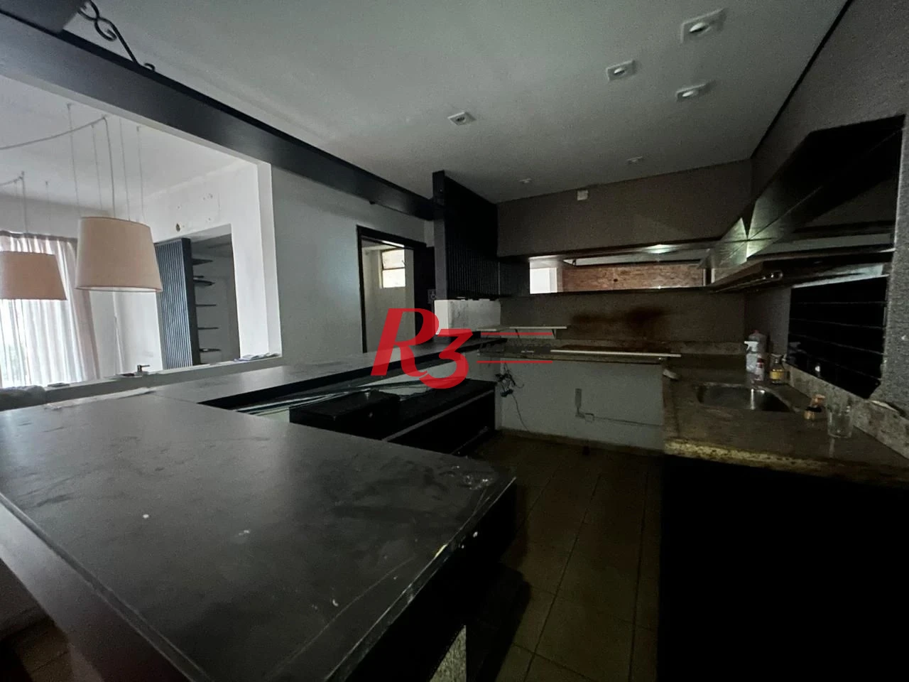 Sobrado para alugar, 238 m² por R$ 12.630,49/mês - Gonzaga - Santos/SP