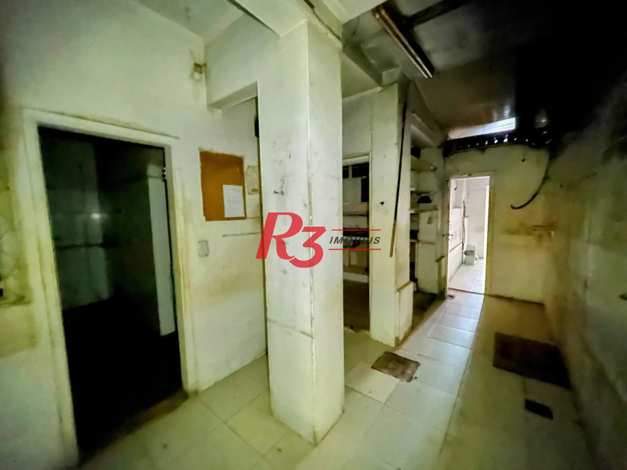 Sobrado para alugar, 238 m² por R$ 12.630,49/mês - Gonzaga - Santos/SP