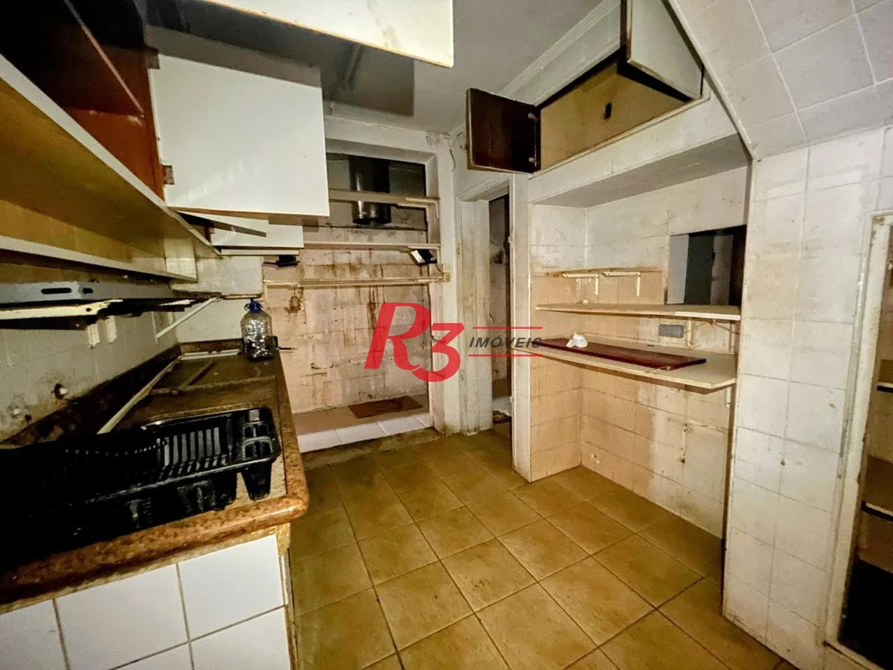 Sobrado para alugar, 238 m² por R$ 12.630,49/mês - Gonzaga - Santos/SP