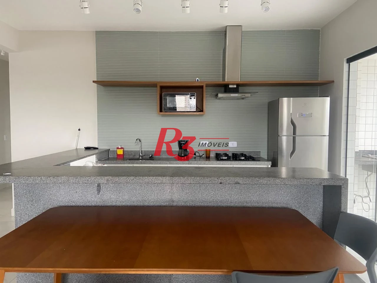 Apartamento com 2 dormitórios à venda, 72 m² por R$ 745.000,00 - Vila Guilhermina - Praia Grande/SP