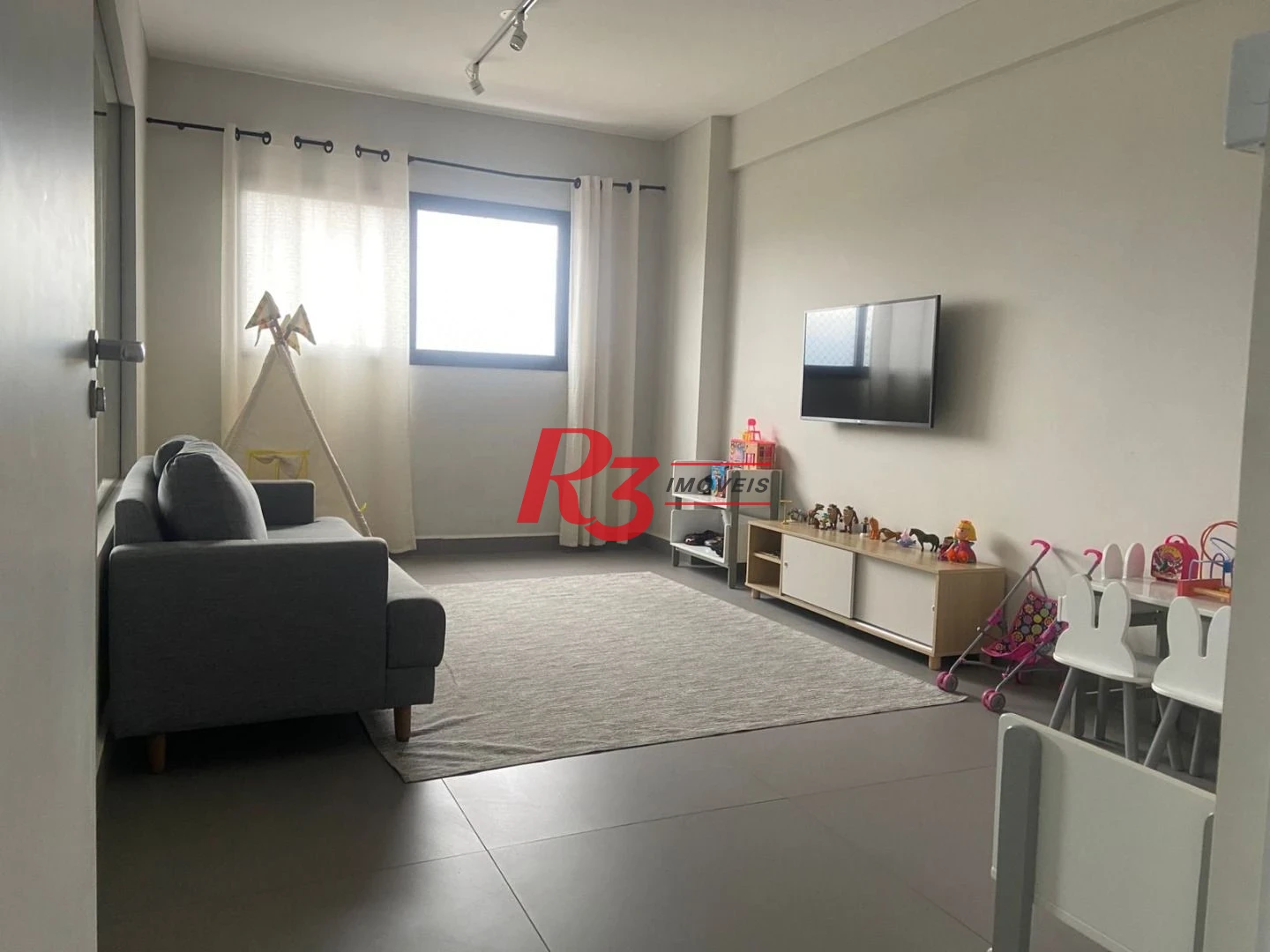 Apartamento com 2 dormitórios à venda, 72 m² por R$ 745.000,00 - Vila Guilhermina - Praia Grande/SP