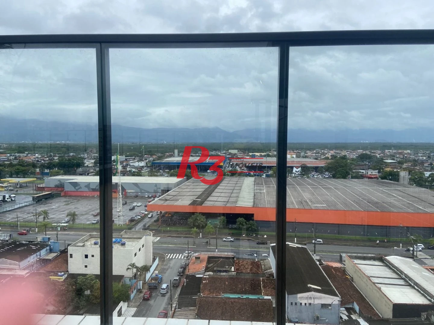 Apartamento com 2 dormitórios à venda, 72 m² por R$ 745.000,00 - Vila Guilhermina - Praia Grande/SP