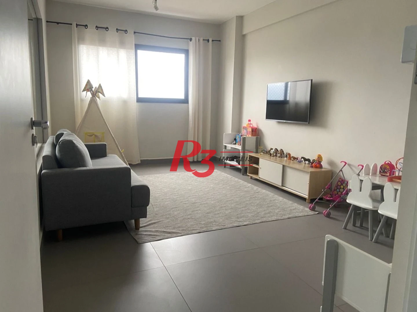Apartamento com 2 dormitórios à venda, 72 m² por R$ 745.000,00 - Vila Guilhermina - Praia Grande/SP