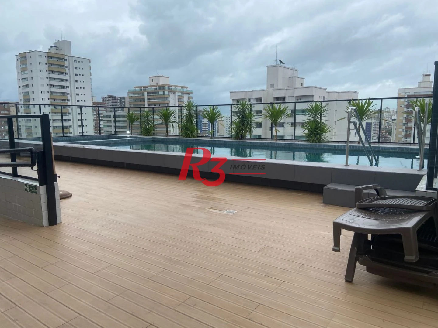 Apartamento com 2 dormitórios à venda, 72 m² por R$ 745.000,00 - Vila Guilhermina - Praia Grande/SP