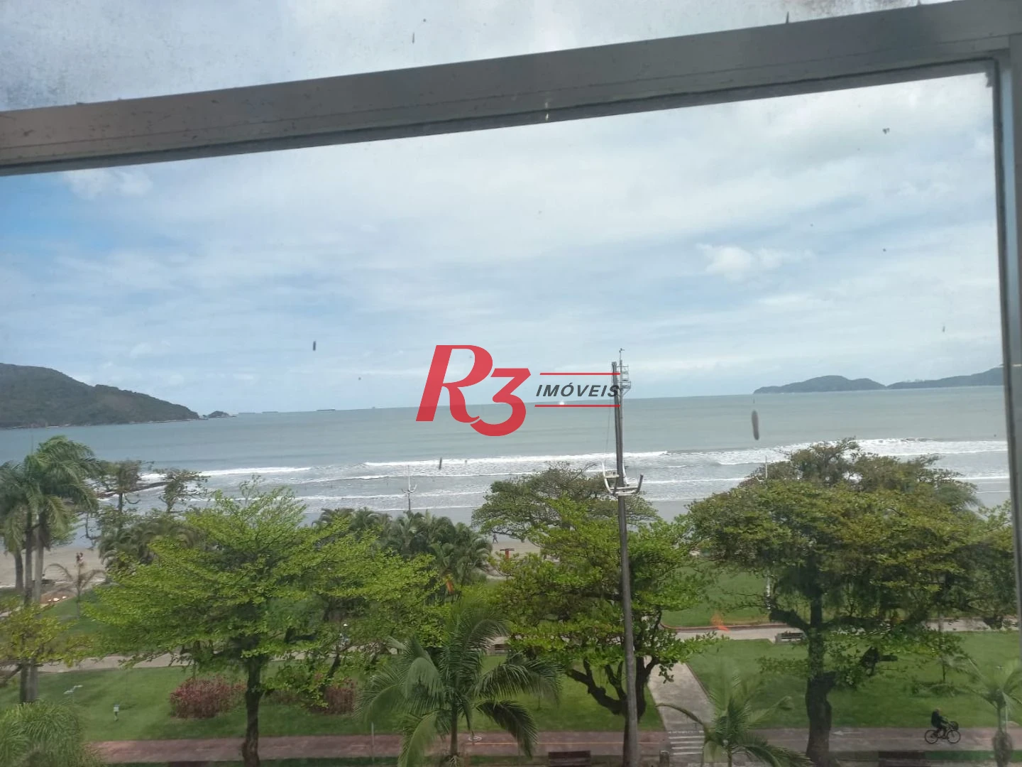 Apartamento com 2 dormitórios à venda, 53 m² por R$ 345.000,00 - Embaré - Santos/SP
