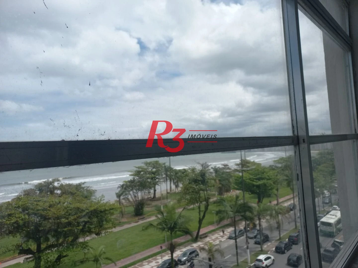 Apartamento com 2 dormitórios à venda, 53 m² por R$ 345.000,00 - Embaré - Santos/SP
