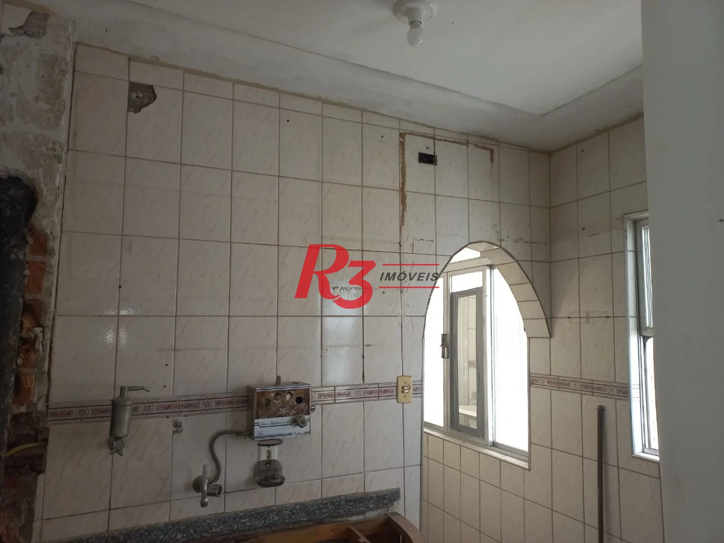 Apartamento com 2 dormitórios à venda, 53 m² por R$ 345.000,00 - Embaré - Santos/SP