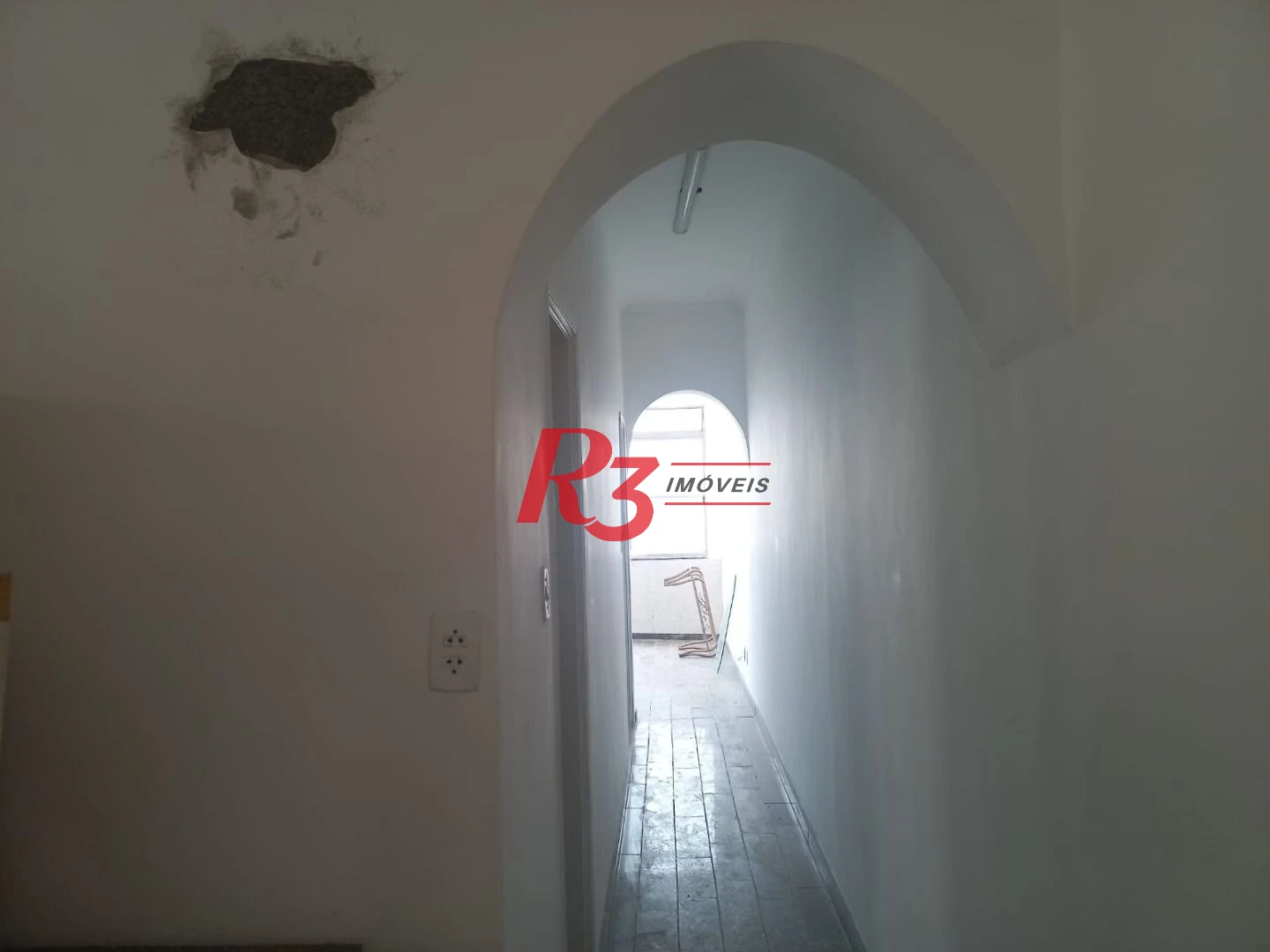 Apartamento com 2 dormitórios à venda, 53 m² por R$ 345.000,00 - Embaré - Santos/SP