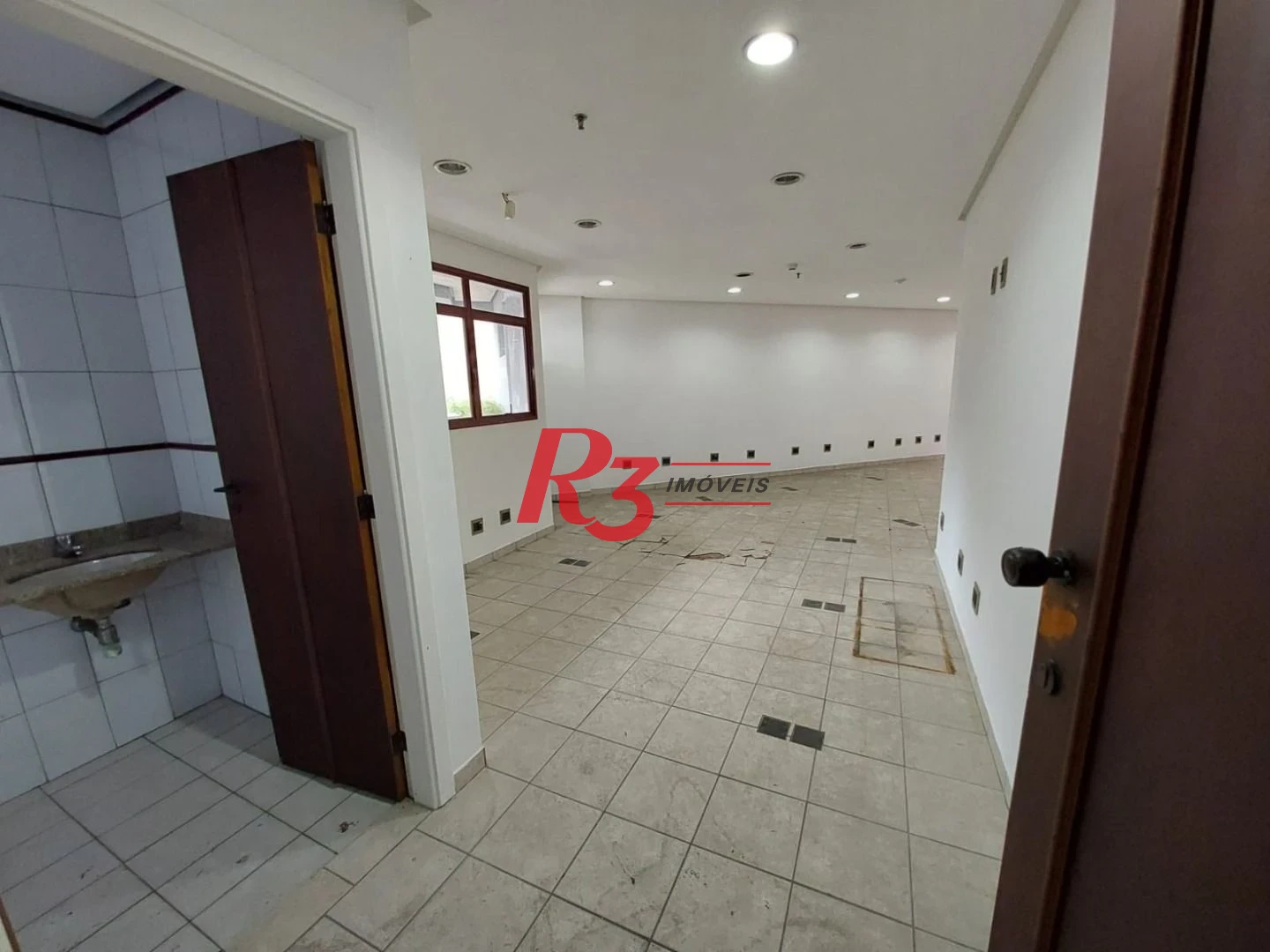 Sala à venda, 50 m² por R$ 300.000,00 - Vila Nova - Santos/SP