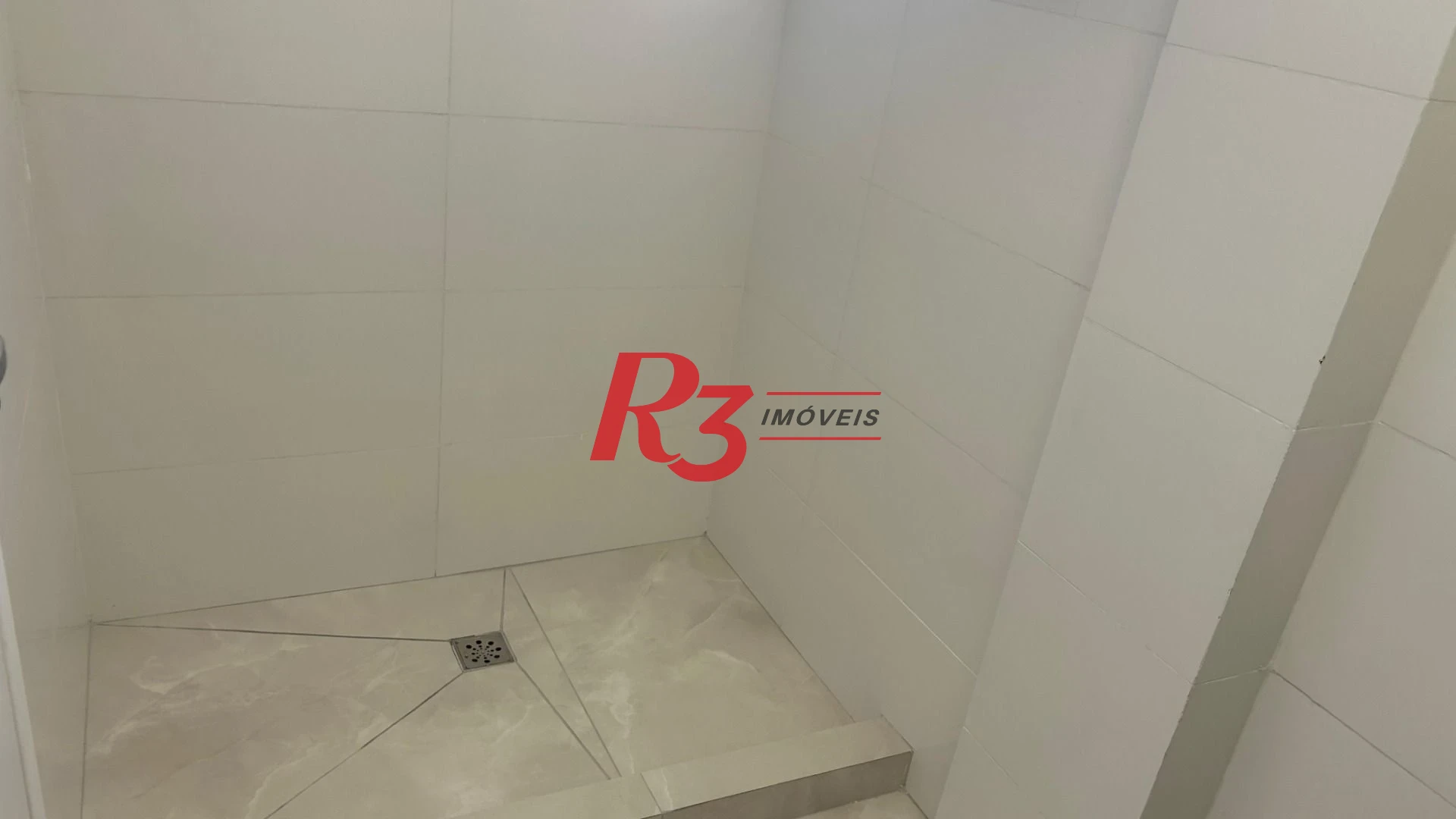Apartamento com 1 dormitório à venda, 73 m² por R$ 300.000,00 - Vila Cascatinha - São Vicente/SP