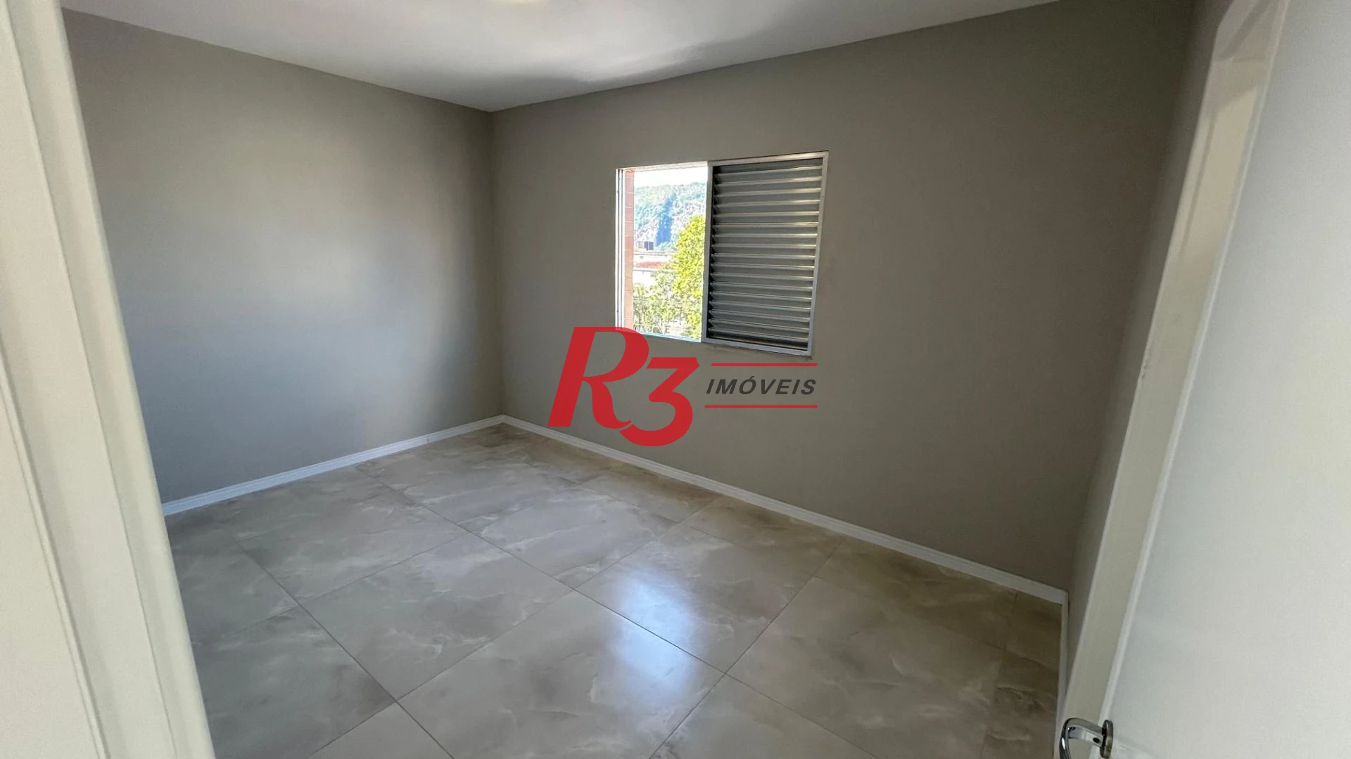 Apartamento com 1 dormitório à venda, 73 m² por R$ 300.000,00 - Vila Cascatinha - São Vicente/SP