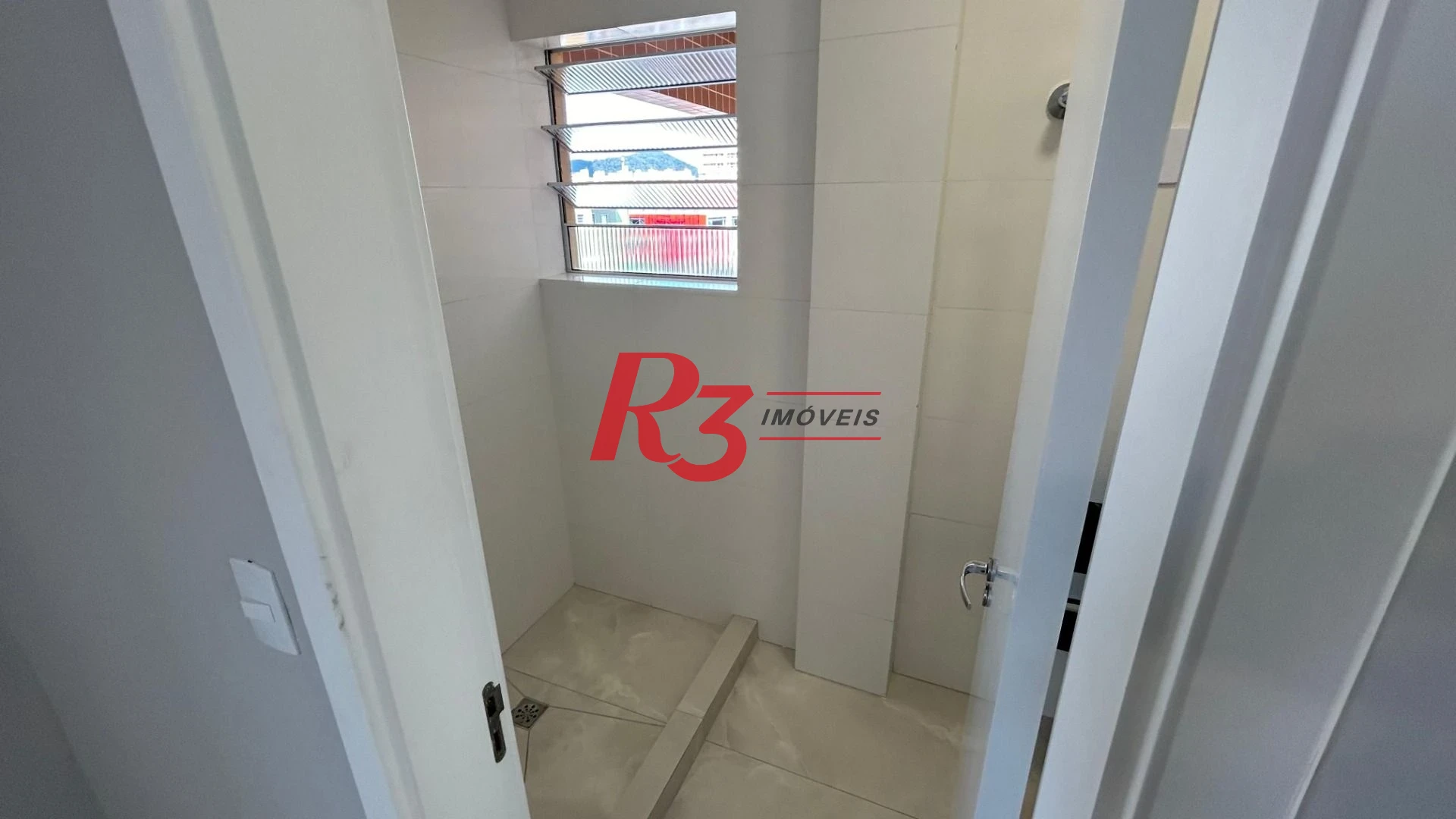 Apartamento com 1 dormitório à venda, 73 m² por R$ 300.000,00 - Vila Cascatinha - São Vicente/SP