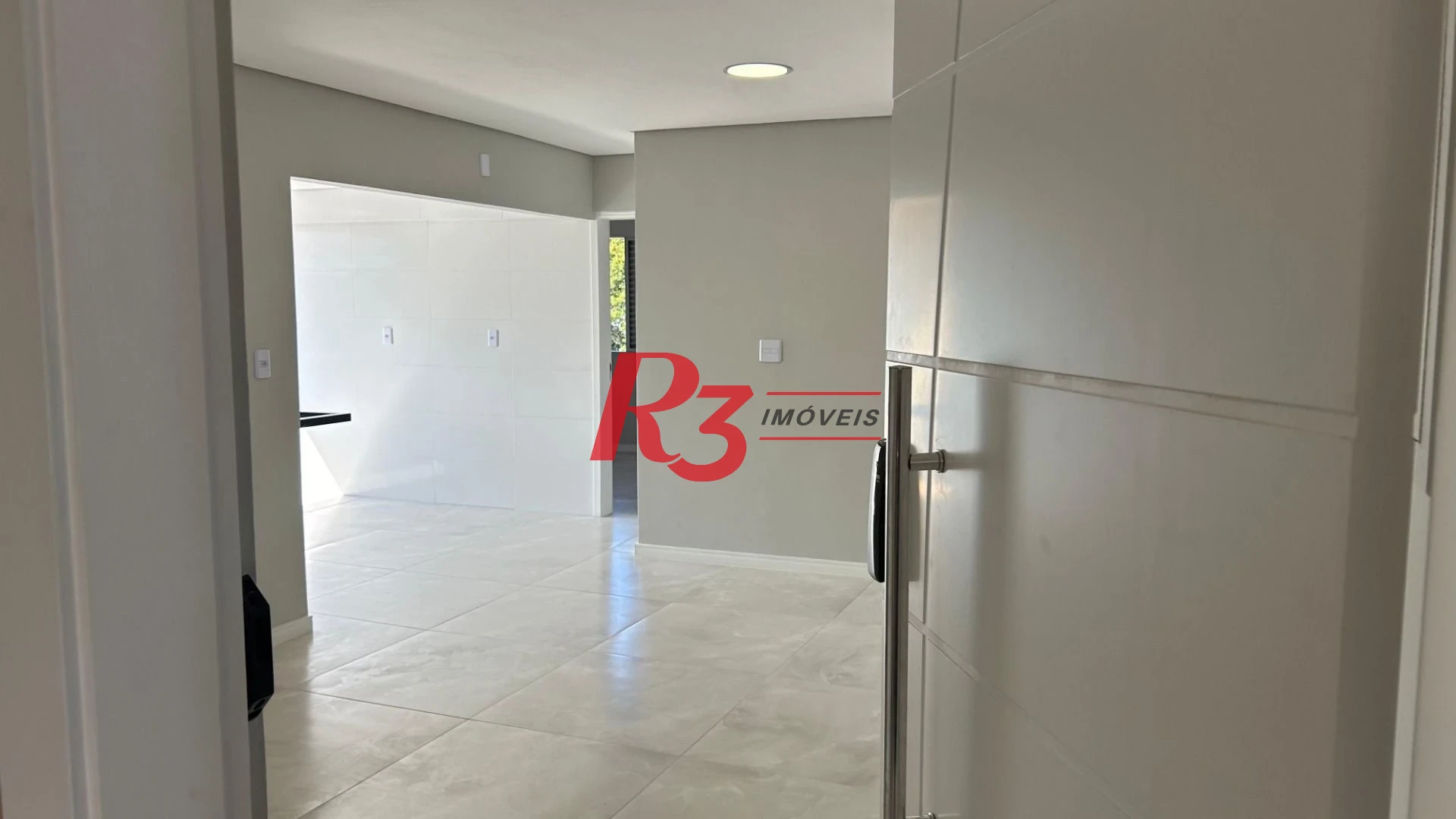 Apartamento com 1 dormitório à venda, 73 m² por R$ 300.000,00 - Vila Cascatinha - São Vicente/SP