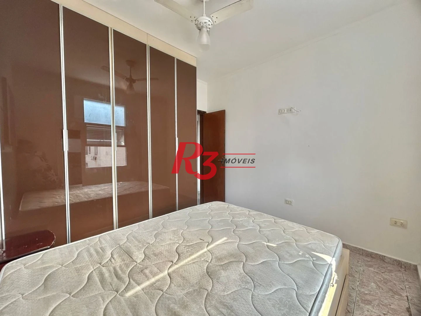 Apartamento com 2 dormitórios à venda, 65 m² por R$ 270.000,00 - Itararé - São Vicente/SP