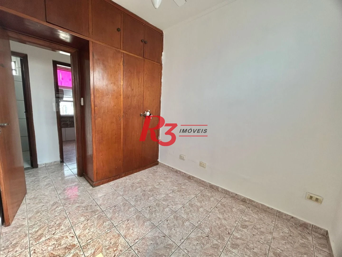 Apartamento com 2 dormitórios à venda, 65 m² por R$ 270.000,00 - Itararé - São Vicente/SP