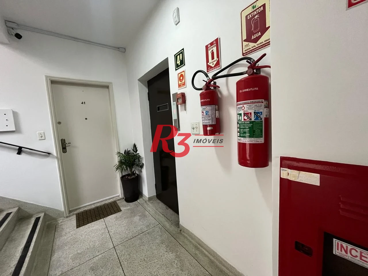 Apartamento com 3 dormitórios para alugar, 170 m² por R$ 6.000,00 - Pompéia - Santos/SP
