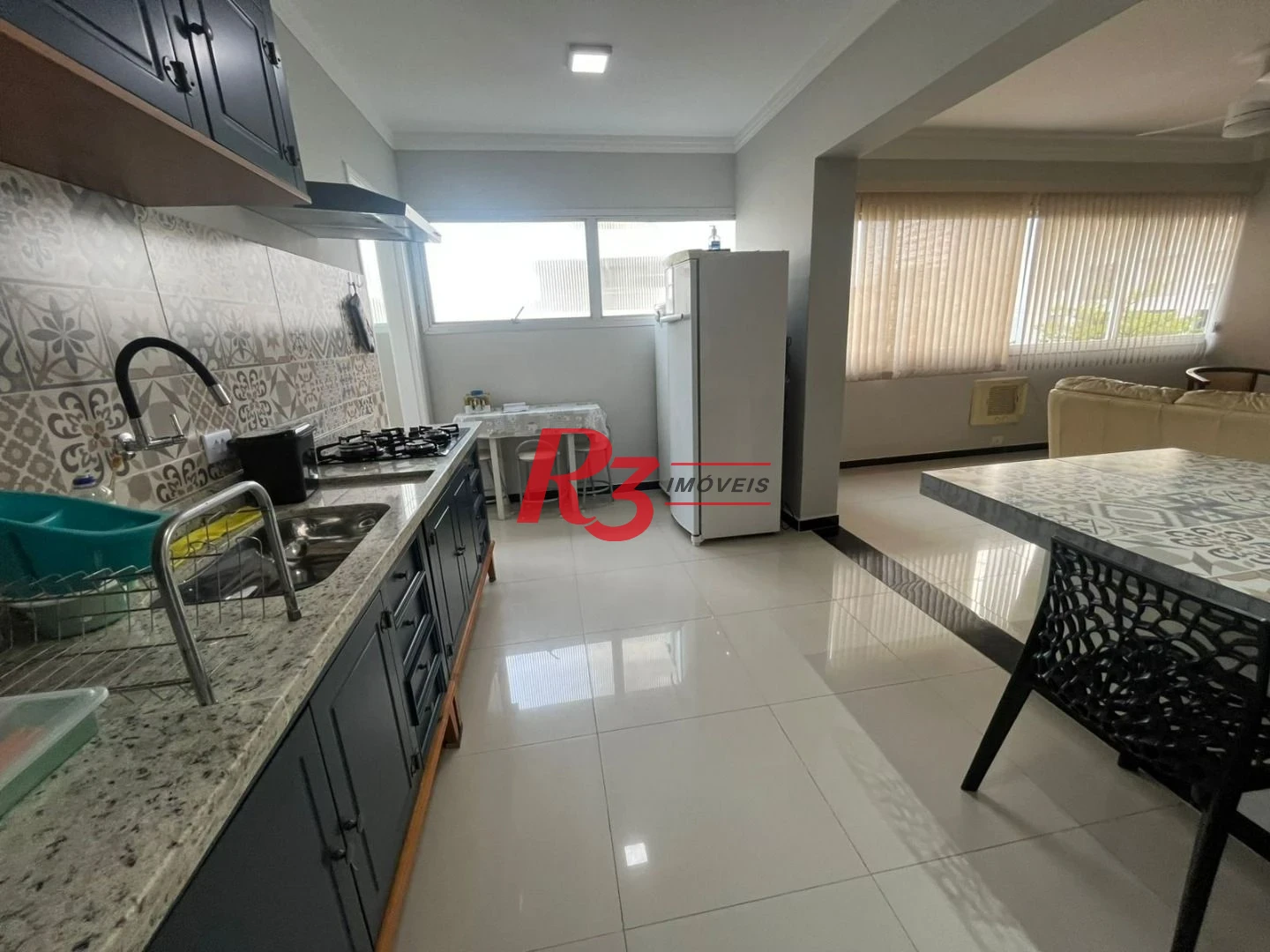 Apartamento com 3 dormitórios à venda, 103 m² por R$ 600.000,00 - Vila Alzira - Guarujá/SP