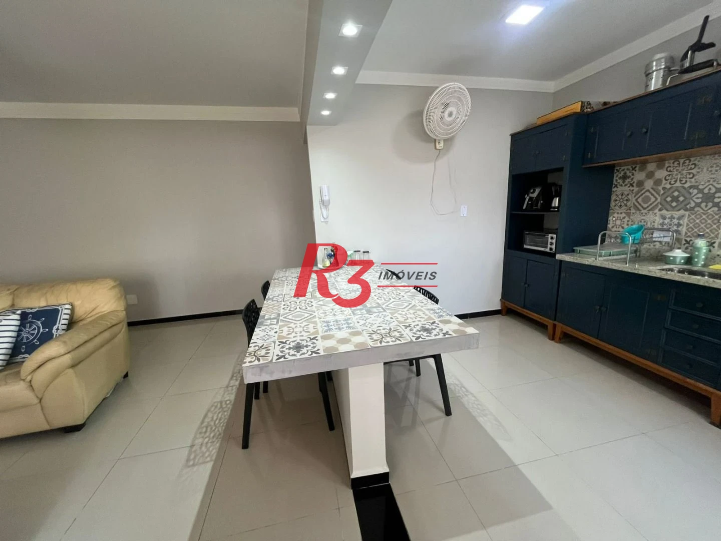 Apartamento com 3 dormitórios à venda, 103 m² por R$ 600.000,00 - Vila Alzira - Guarujá/SP