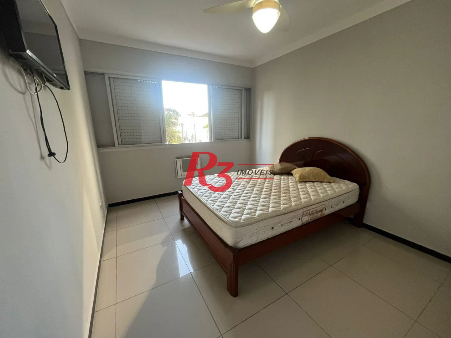 Apartamento com 3 dormitórios à venda, 103 m² por R$ 600.000,00 - Vila Alzira - Guarujá/SP