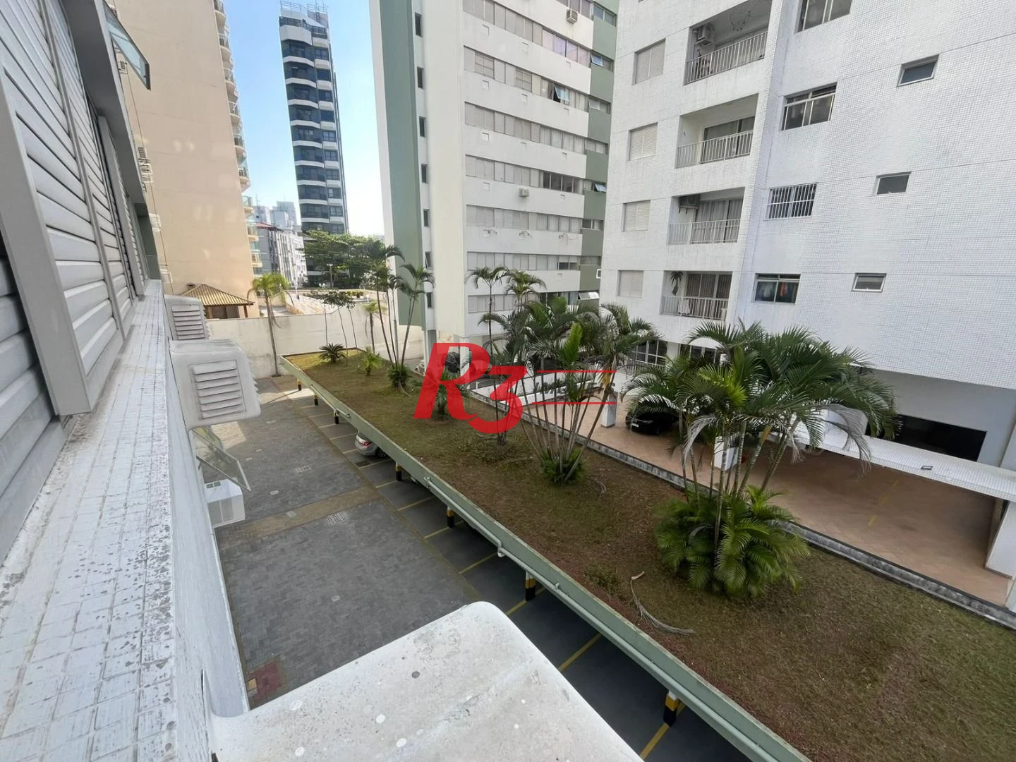 Apartamento com 3 dormitórios à venda, 103 m² por R$ 600.000,00 - Vila Alzira - Guarujá/SP