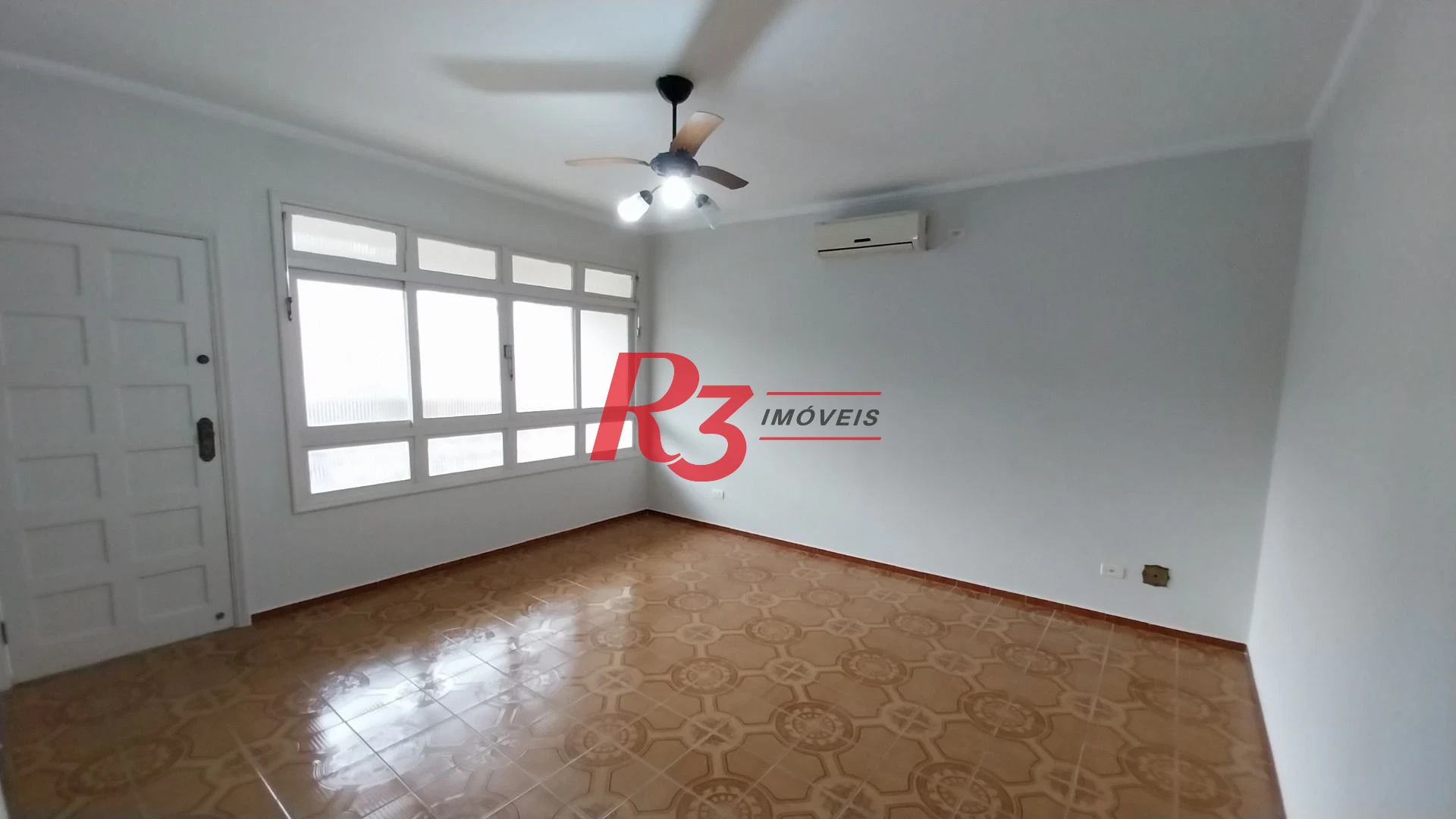 Casa com 3 dormitórios à venda, 142 m² por R$ 700.000,00 - Encruzilhada - Santos/SP