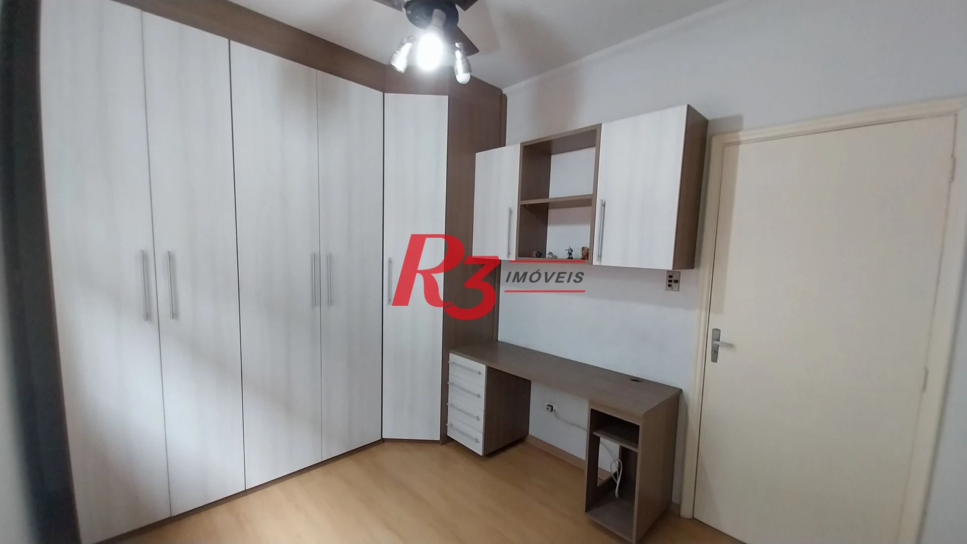 Casa com 3 dormitórios à venda, 142 m² por R$ 700.000,00 - Encruzilhada - Santos/SP