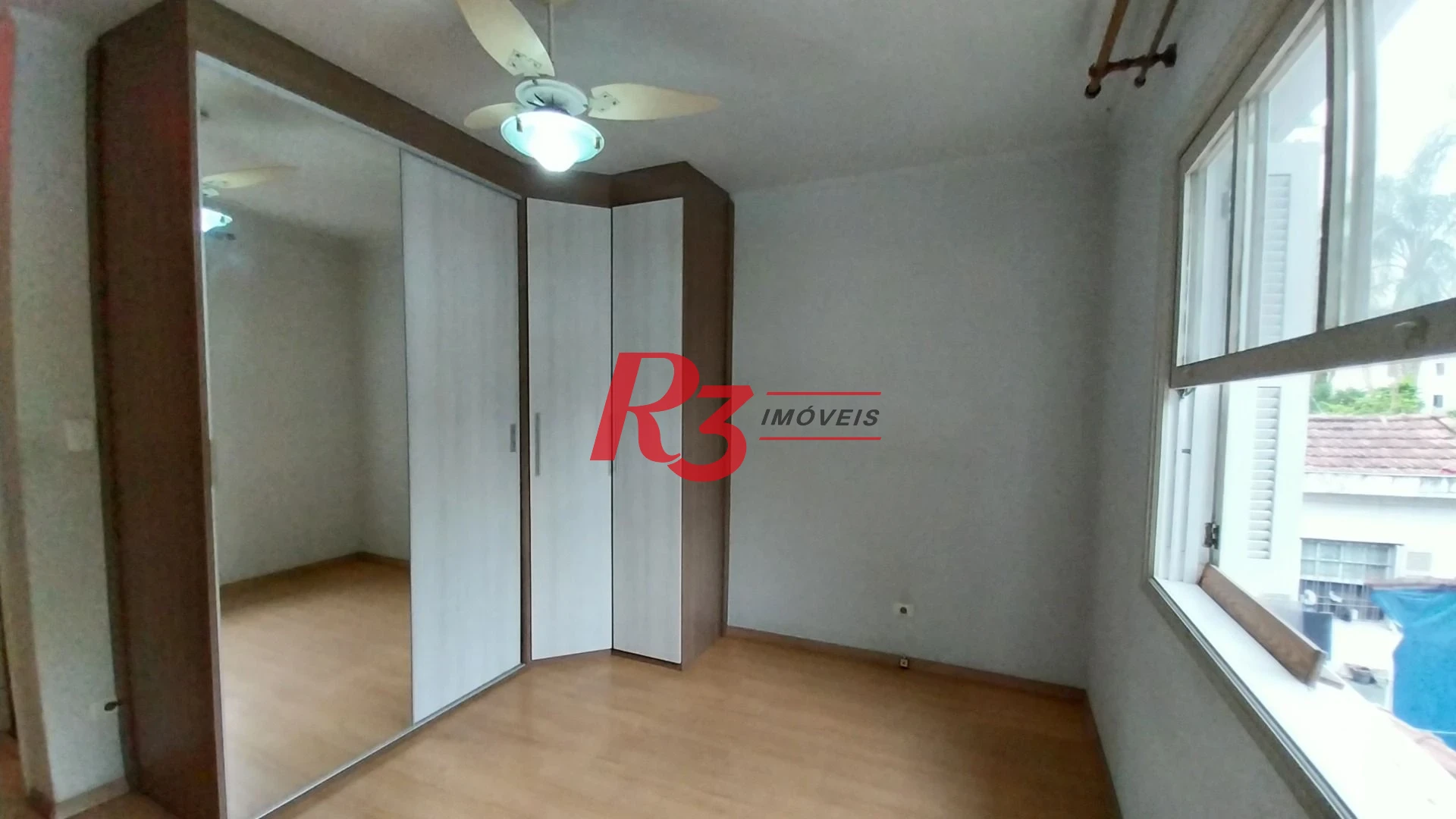 Casa com 3 dormitórios à venda, 142 m² por R$ 700.000,00 - Encruzilhada - Santos/SP