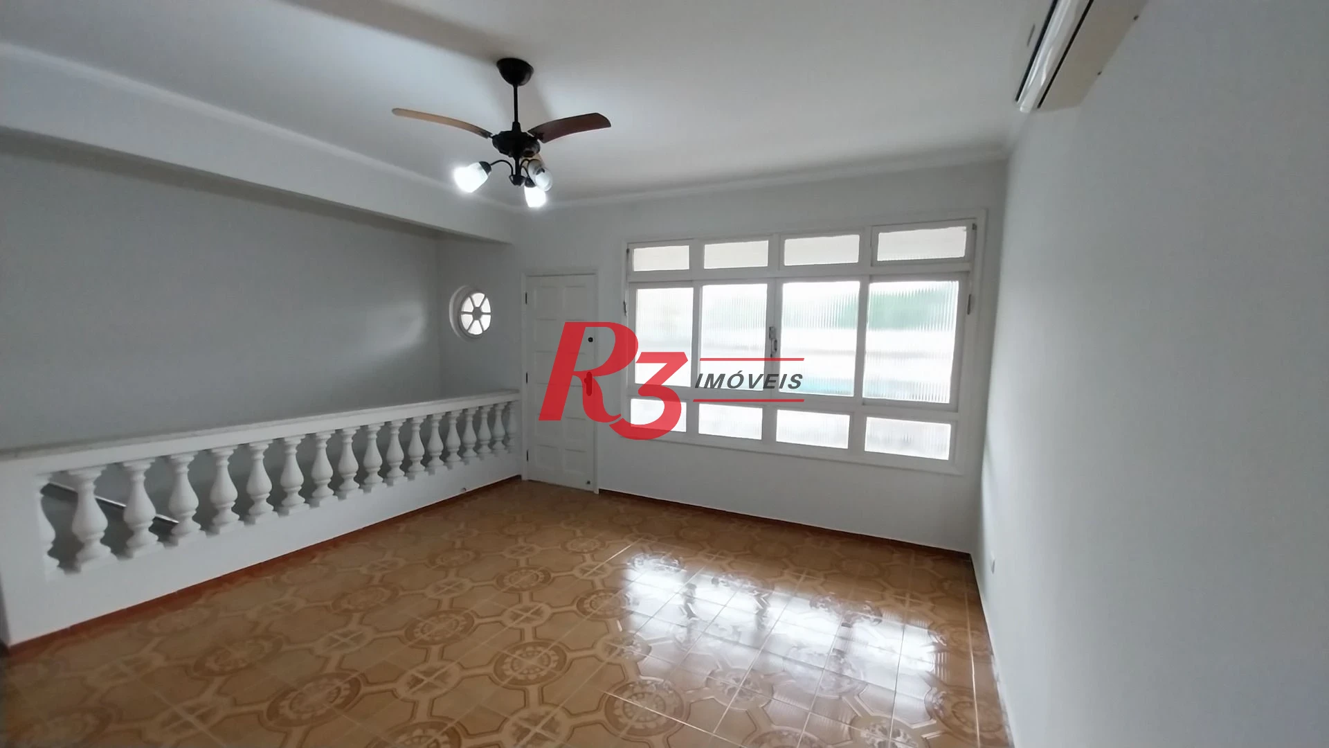 Casa com 3 dormitórios à venda, 142 m² por R$ 700.000,00 - Encruzilhada - Santos/SP