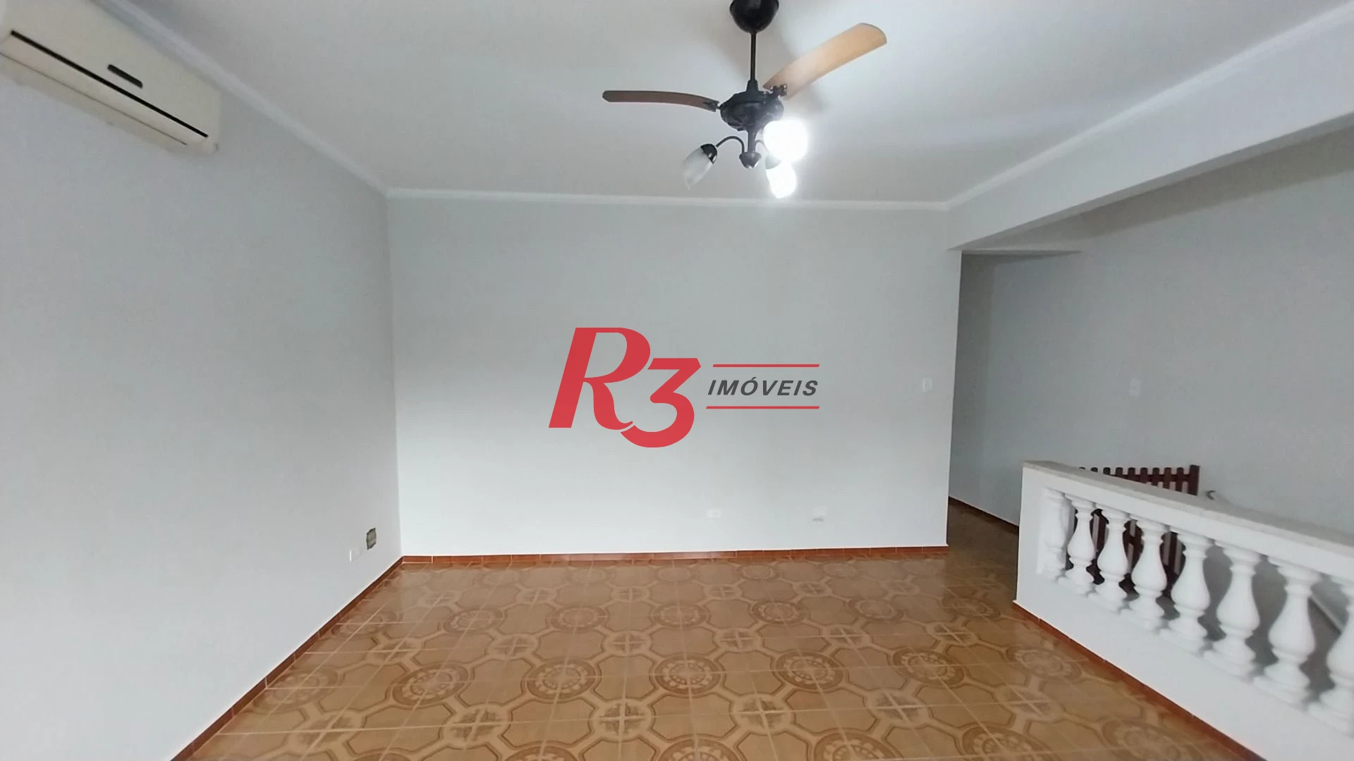 Casa com 3 dormitórios à venda, 142 m² por R$ 700.000,00 - Encruzilhada - Santos/SP