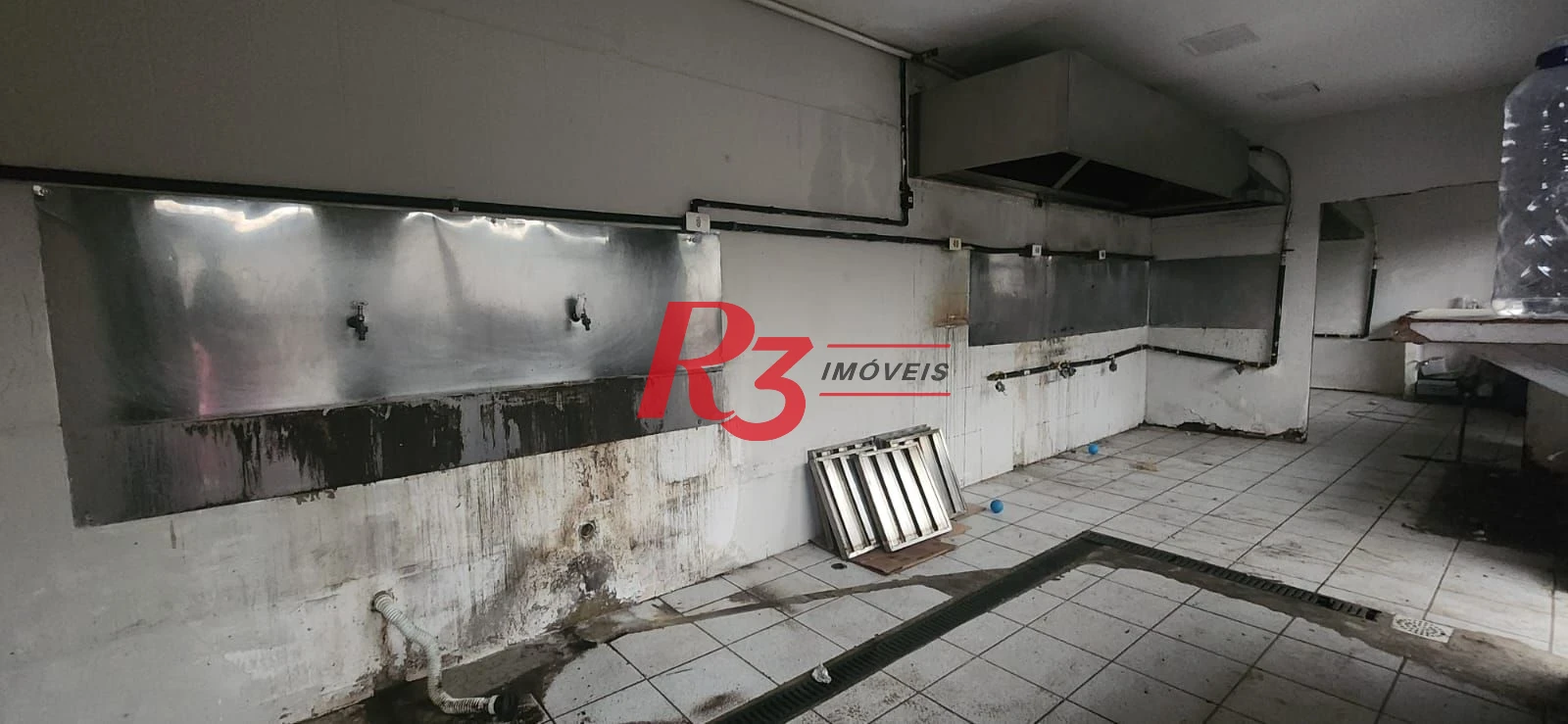 Sobrado para alugar, 189 m² por R$ 12.890,00/mês - Gonzaga - Santos/SP