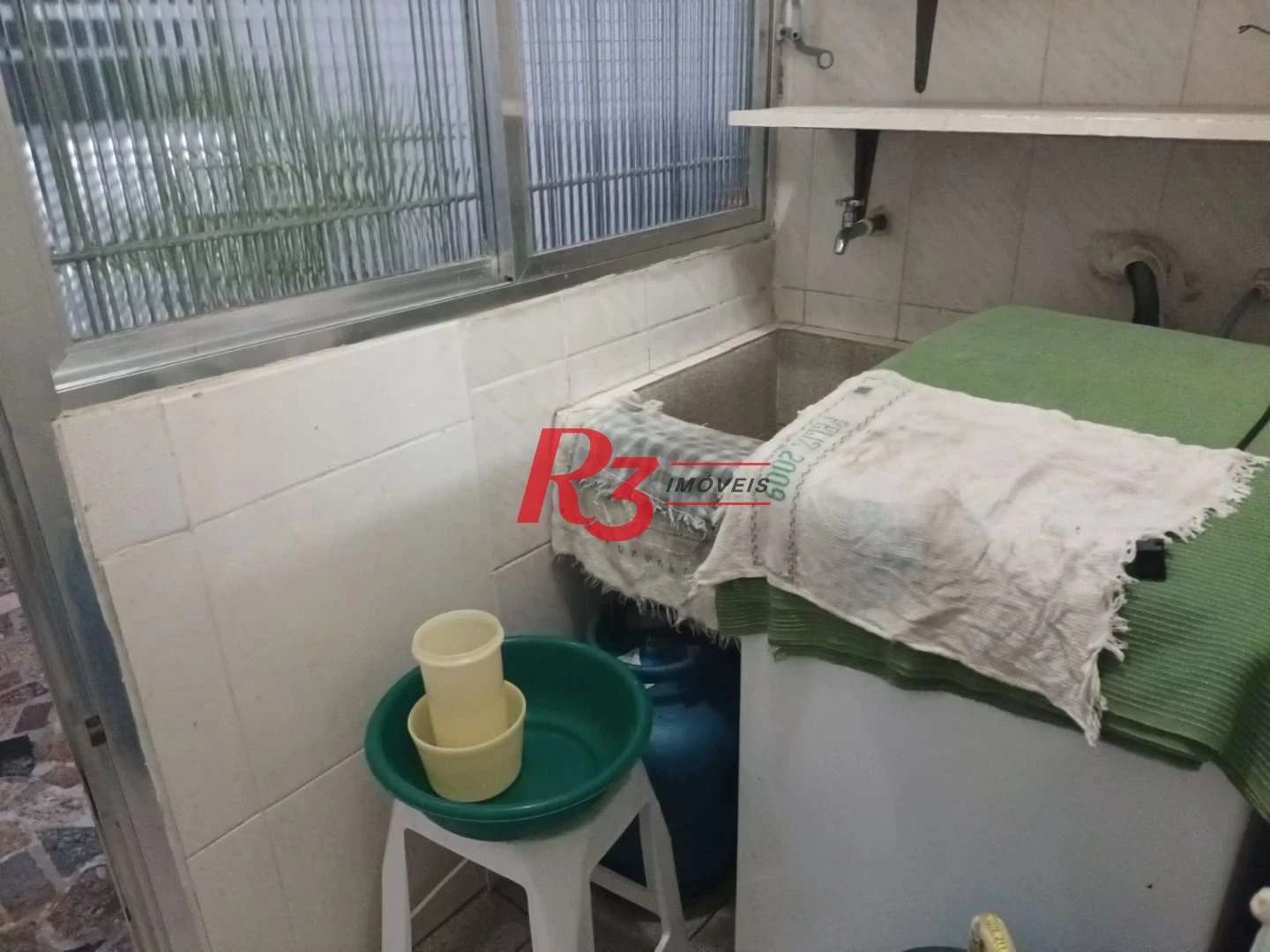 Apartamento com 2 dormitórios à venda, 65 m² por R$ 335.000,00 - Campo Grande - Santos/SP