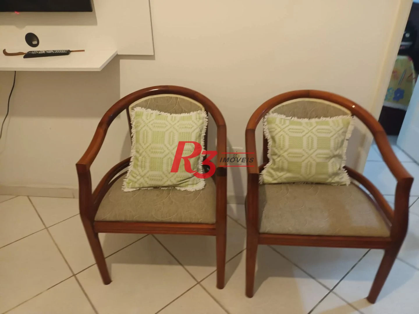 Apartamento com 2 dormitórios à venda, 65 m² por R$ 335.000,00 - Campo Grande - Santos/SP