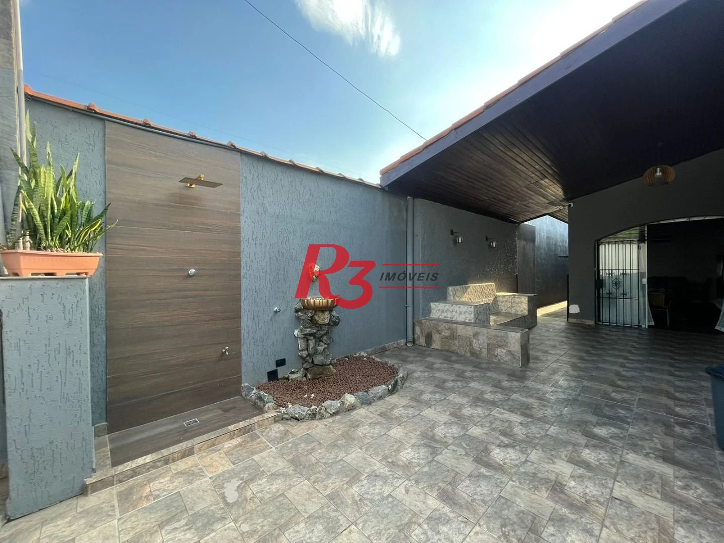 Casa com 4 dormitórios à venda, 139 m² por R$ 670.000,00 - Jardim Virginia - Guarujá/SP