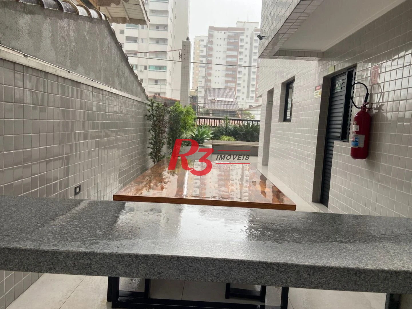 Apartamento com 2 dormitórios à venda, 72 m² por R$ 580.000,00 - Vila Guilhermina - Praia Grande/SP