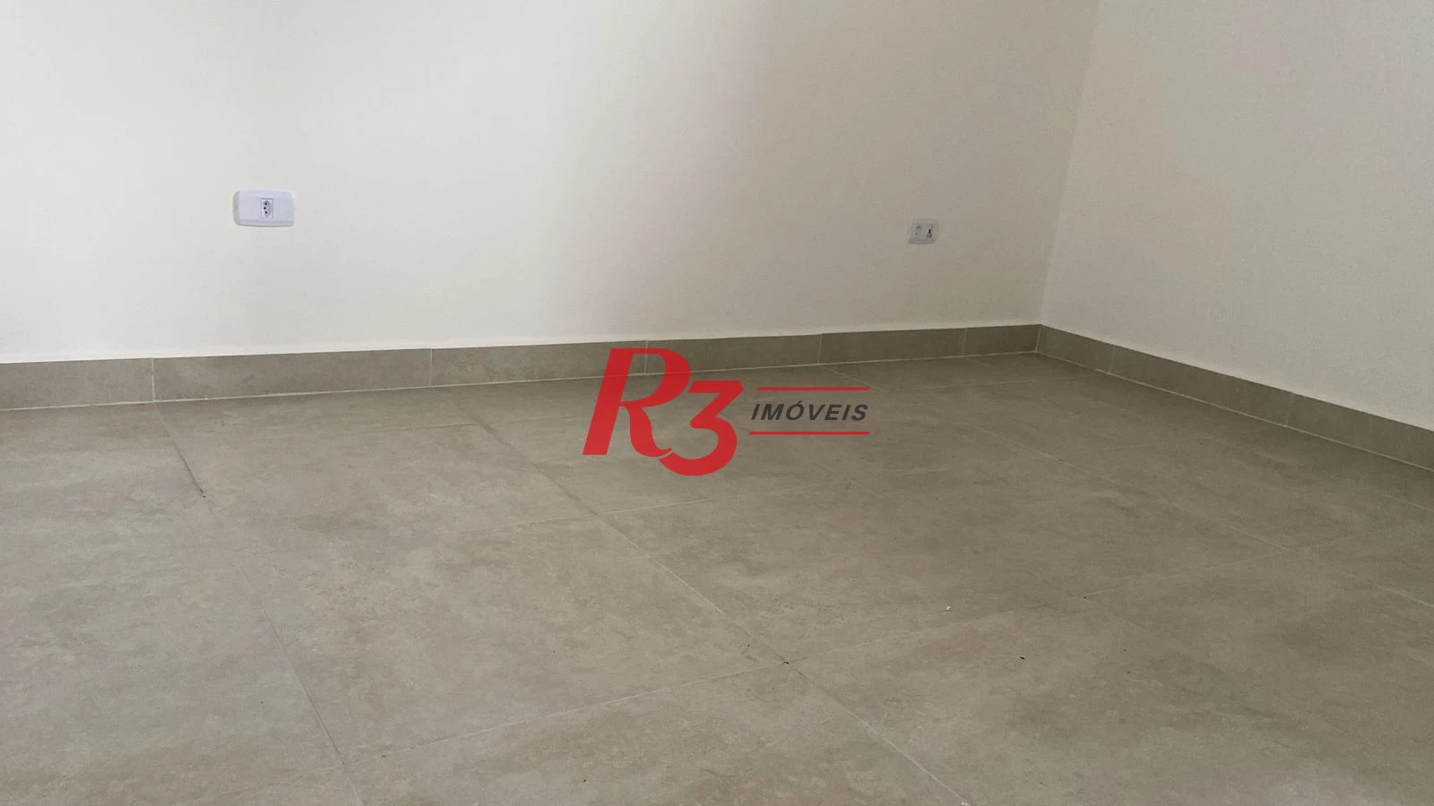 Apartamento com 2 dormitórios à venda, 72 m² por R$ 580.000,00 - Vila Guilhermina - Praia Grande/SP