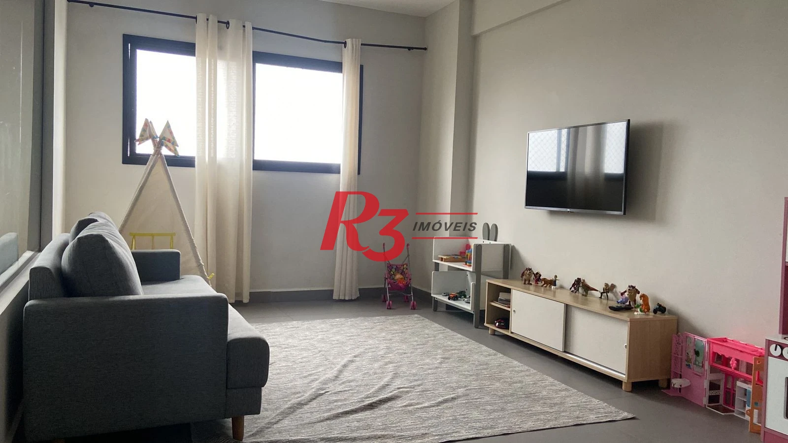 Apartamento com 2 dormitórios à venda, 72 m² por R$ 580.000,00 - Vila Guilhermina - Praia Grande/SP