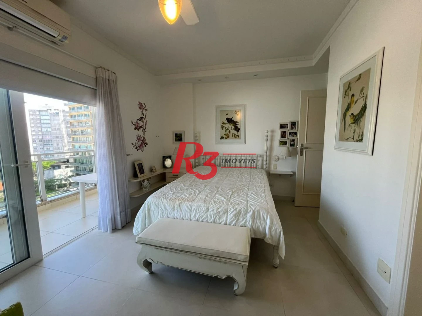 Apartamento com 3 dormitórios à venda, 120 m² por R$ 1.300.000,00 - Centro - Guarujá/SP