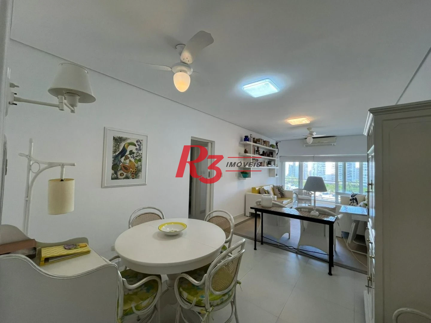 Apartamento com 3 dormitórios à venda, 120 m² por R$ 1.300.000,00 - Centro - Guarujá/SP