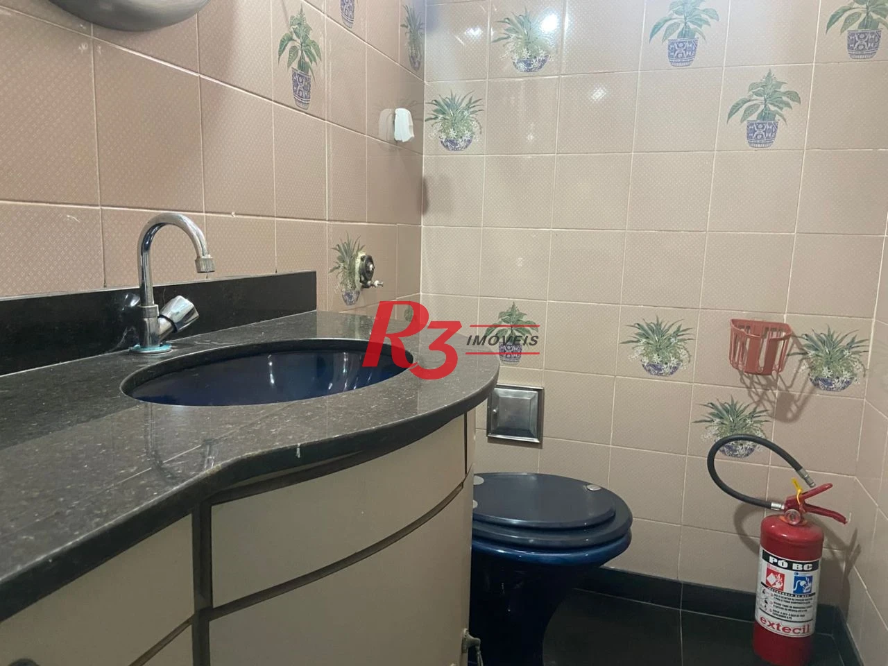Cobertura com 5 dormitórios à venda, 422 m² por R$ 1.250.000,00 - Encruzilhada - Santos/SP