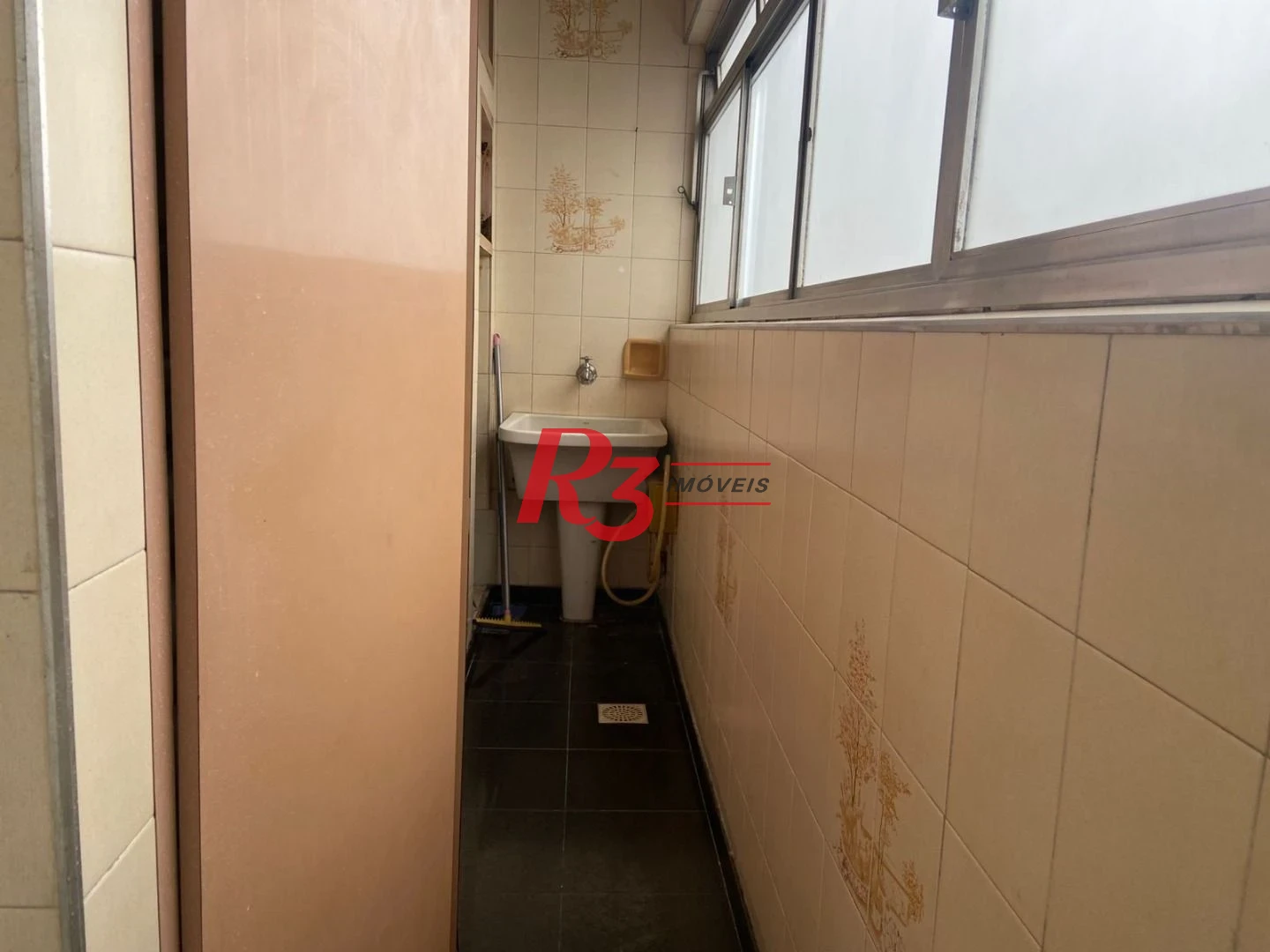 Cobertura com 5 dormitórios à venda, 422 m² por R$ 1.250.000,00 - Encruzilhada - Santos/SP