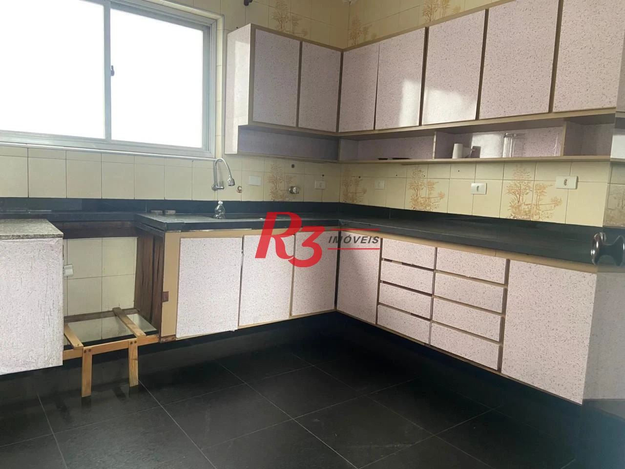 Cobertura com 5 dormitórios à venda, 422 m² por R$ 1.250.000,00 - Encruzilhada - Santos/SP