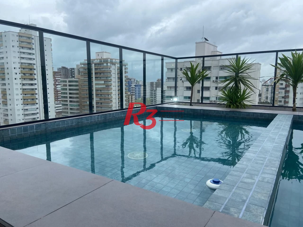 Apartamento com 2 dormitórios à venda, 71 m² por R$ 500.000,00 - Vila Guilhermina - Praia Grande/SP