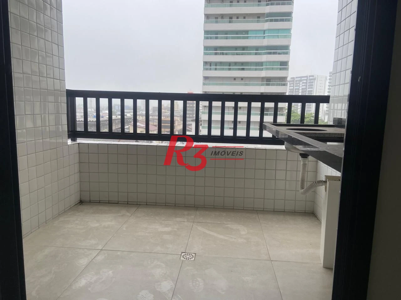 Apartamento com 2 dormitórios à venda, 71 m² por R$ 500.000,00 - Vila Guilhermina - Praia Grande/SP